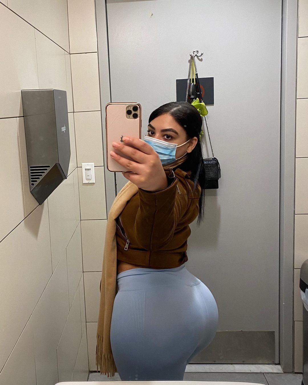Big Latina Booty Pics