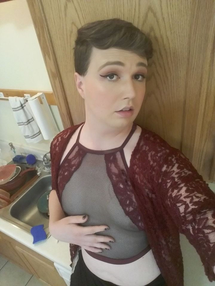 Feelin like a sexy housewife Scrolller picture