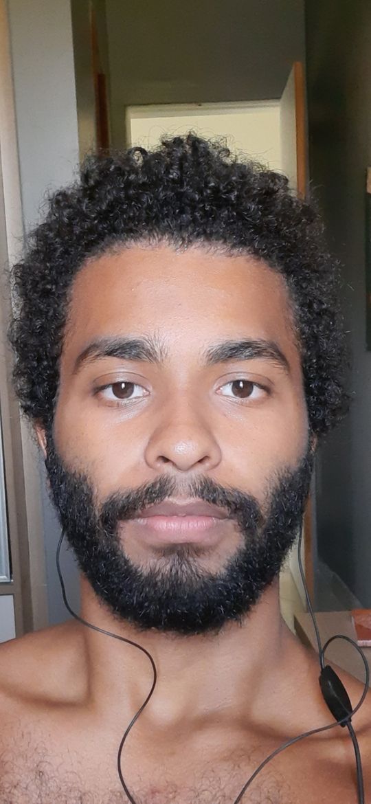 My second picture here, after almost 7 months of hair growth. I've been  co-washing every 3 days and If you guys have any tips, I appreciate it |  Scrolller
